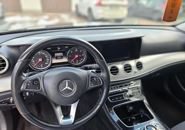 Mercedes-Benz Klasa E cena 111900 przebieg: 116000, rok produkcji 2016 z Strzelno małe 301